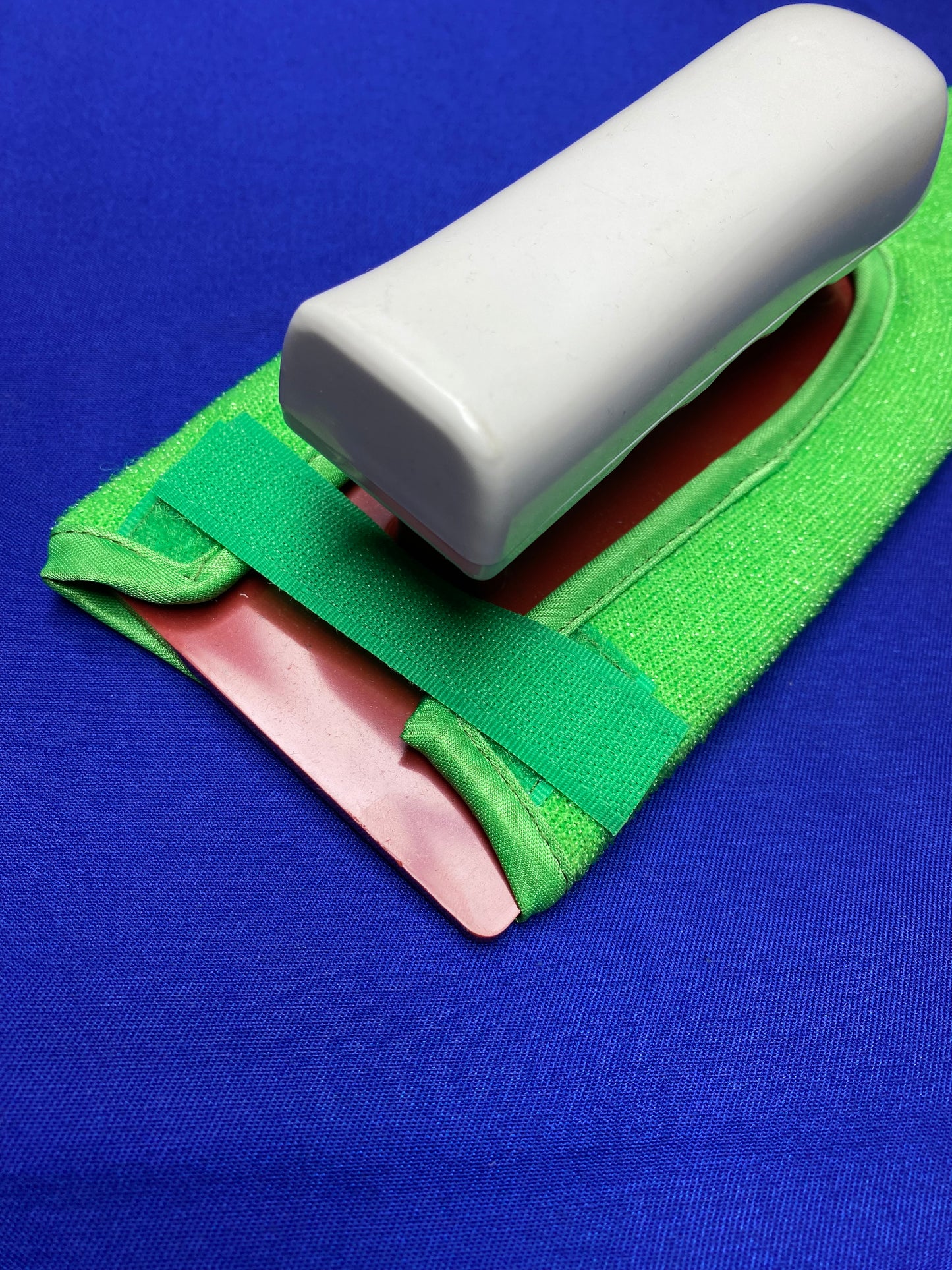 Brosse fer à repasser pour table de billard